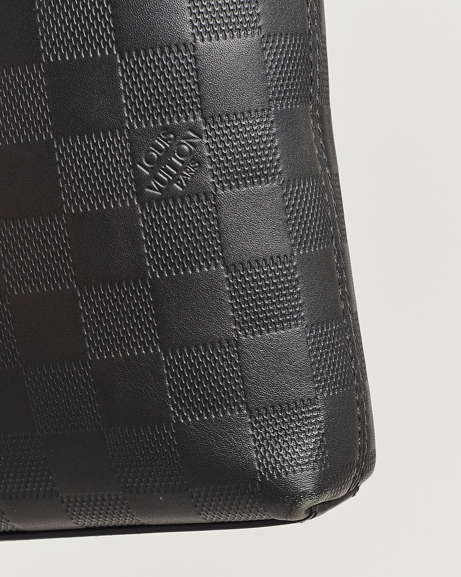 Homme | Louis Vuitton Pre-Owned Damier Infini Pochette District Shoulder Bag | Louis Vuitton Pre-Owned | Damier Infini Pochette District Shoulder Bag