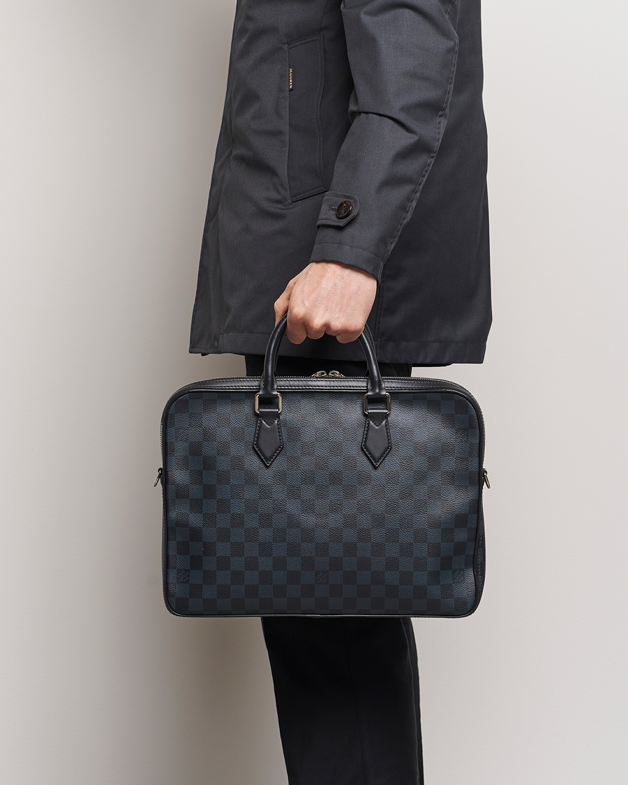 Homme | Louis Vuitton Pre-Owned Dandy Slim Briefcase Damier Navy | Louis Vuitton Pre-Owned | Dandy Slim Briefcase Damier Navy