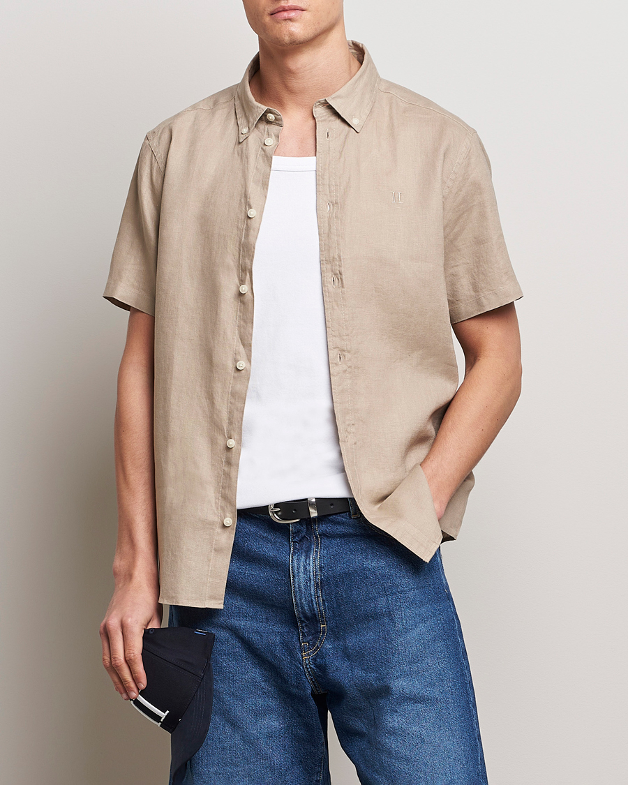 Homme | Chemises | LES DEUX | Kris Short Sleeve Linen Shirt Dark Sand