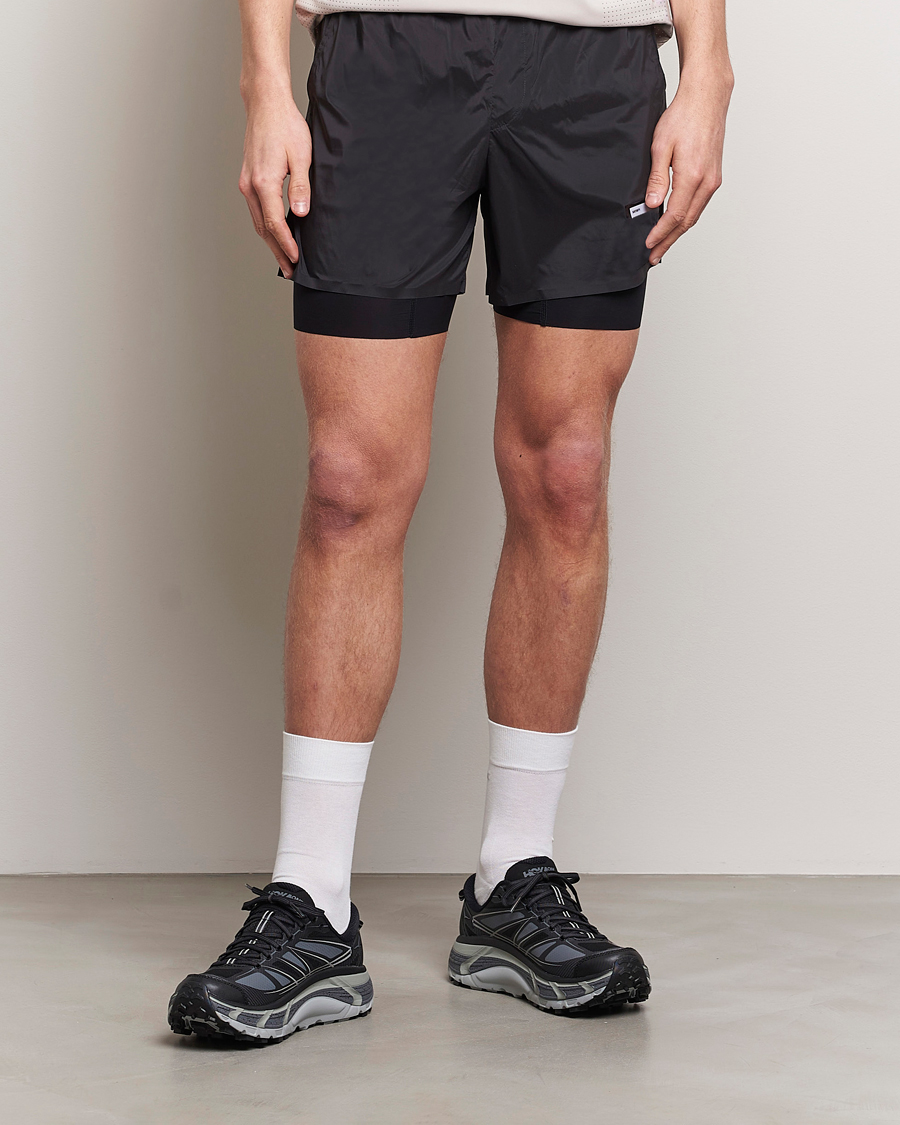 Homme | Sections | Satisfy | TechSilk 5 Inch Shorts Black
