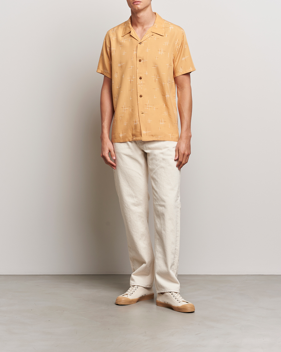 Homme | Chemises | Nudie Jeans | Arvid 50s Hawaii Shirt Ochre