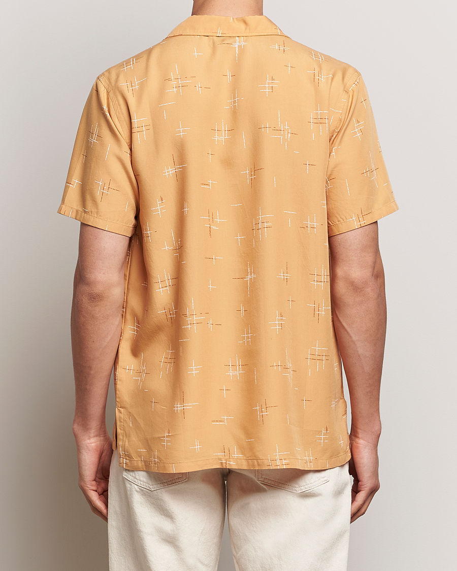 Homme | Chemises | Nudie Jeans | Arvid 50s Hawaii Shirt Ochre