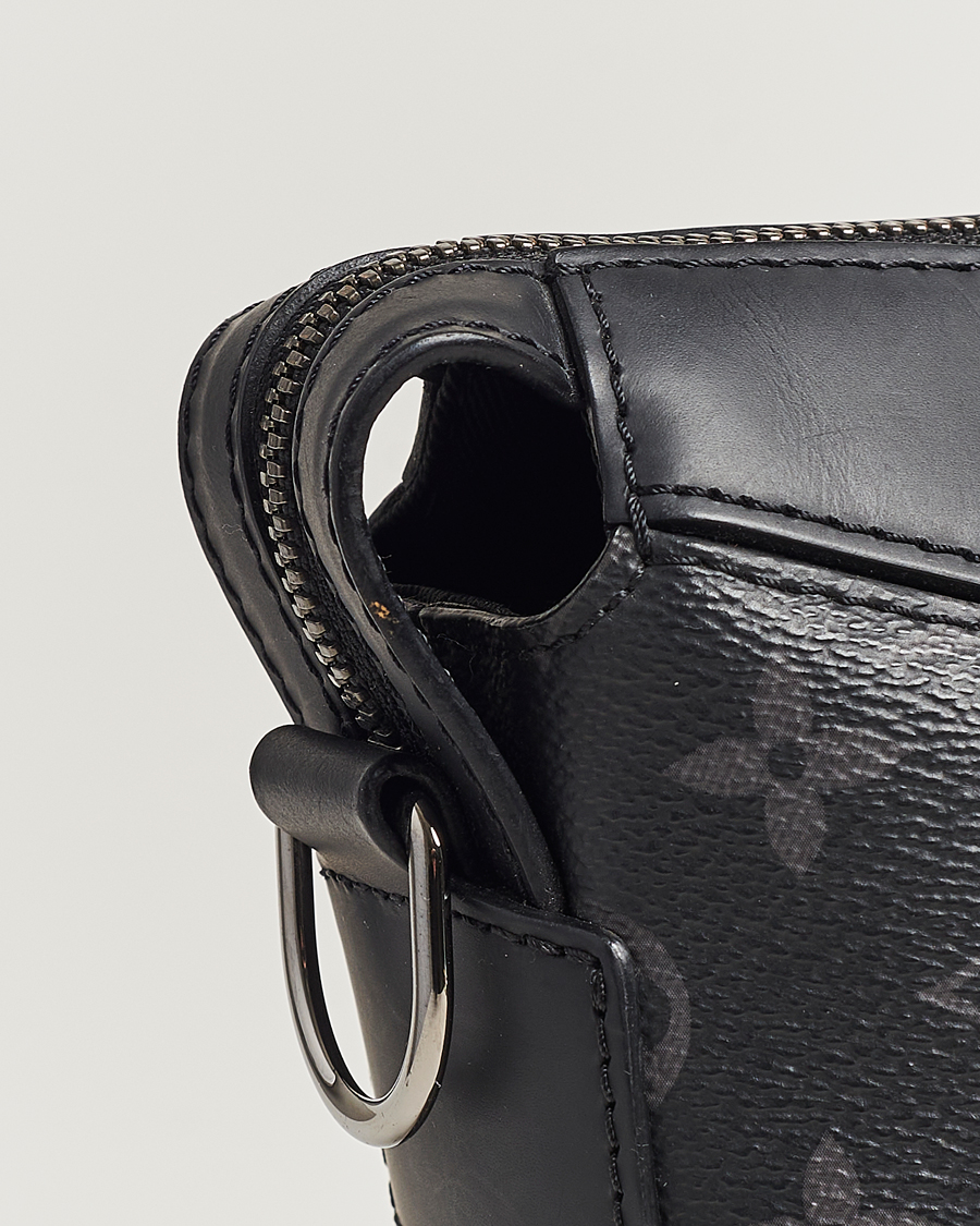 Homme | Louis Vuitton Pre-Owned Explorer Tote Bag Monogram Eclipse | Louis Vuitton Pre-Owned | Explorer Tote Bag Monogram Eclipse