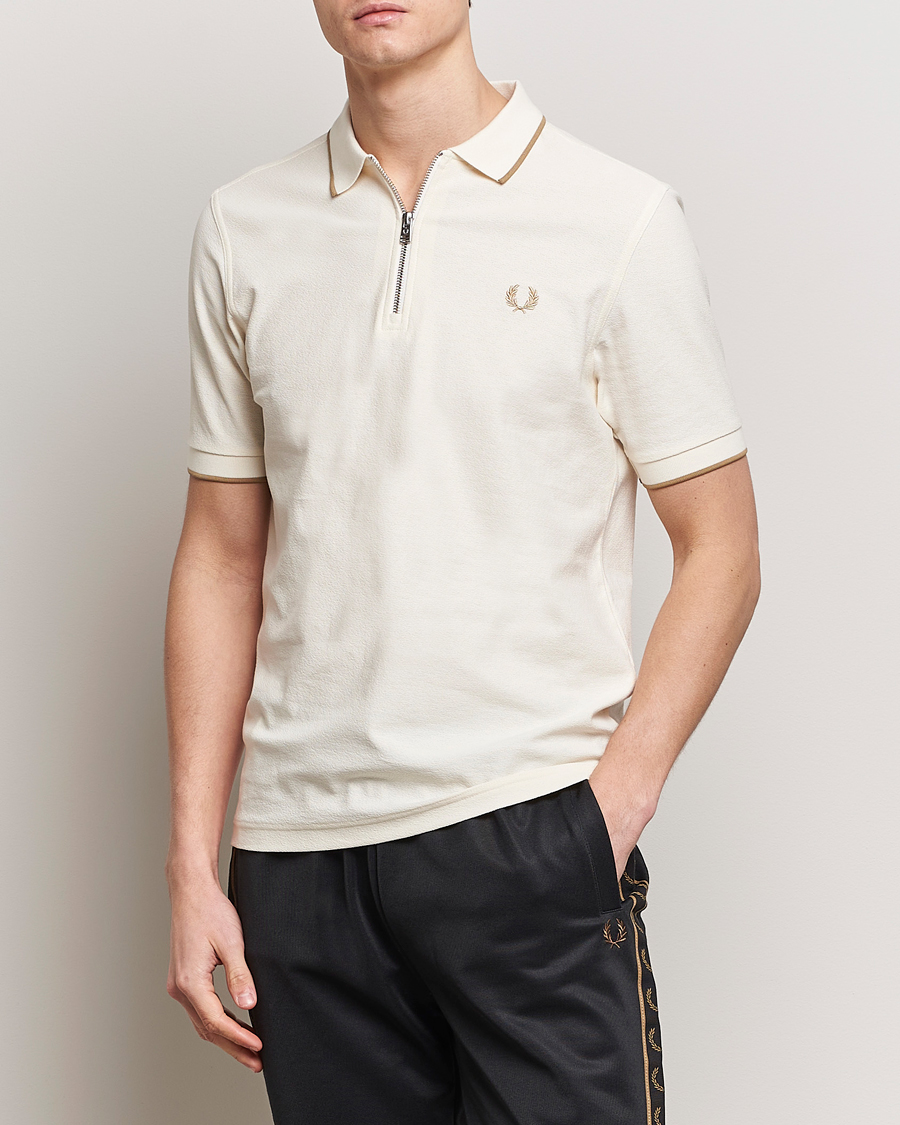 Homme | Best of British | Fred Perry | Crépe Half Zip Polo Ecru