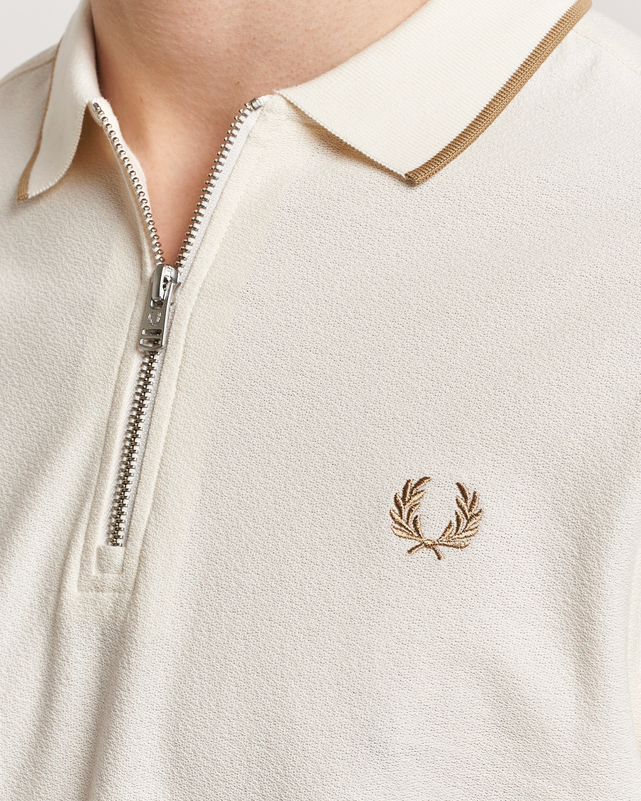 Homme | Polos | Fred Perry | Crépe Half Zip Polo Ecru