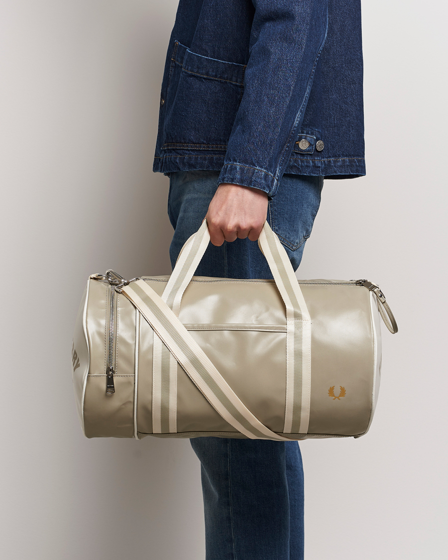Homme | Fred Perry Classic Barrel Bag Warm Grey | Fred Perry | Classic Barrel Bag Warm Grey