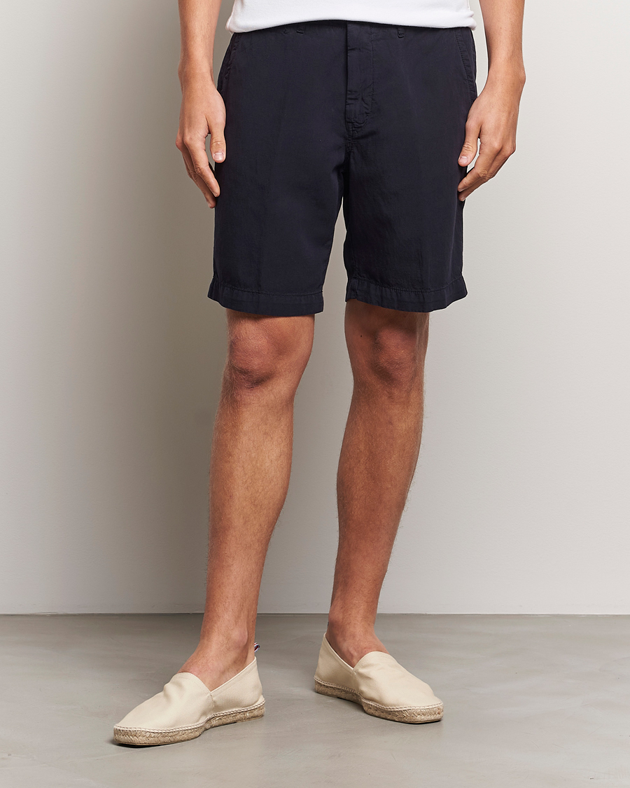 Homme |  | Oscar Jacobson | Poggio Washed Linen Shorts Navy