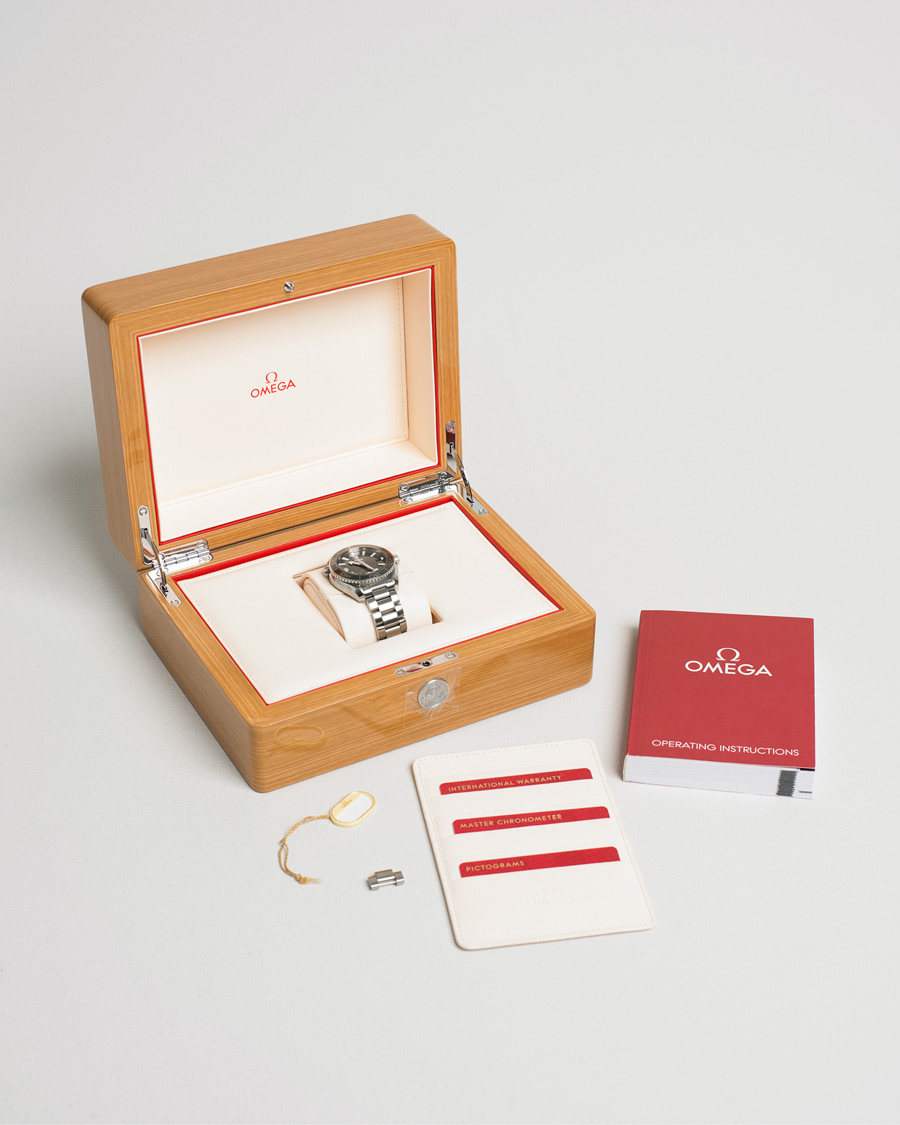 Homme | Omega Pre-Owned Seamaster Planet Ocean Silver | Omega Pre-Owned | Seamaster Planet Ocean Silver