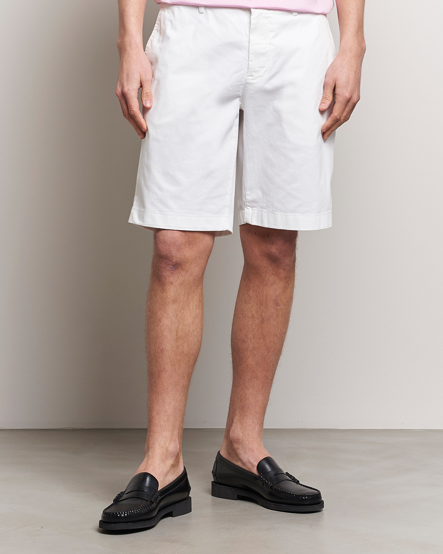 Homme | Shorts Chinos | J.Lindeberg | Nathan Cloud Satin Shorts White