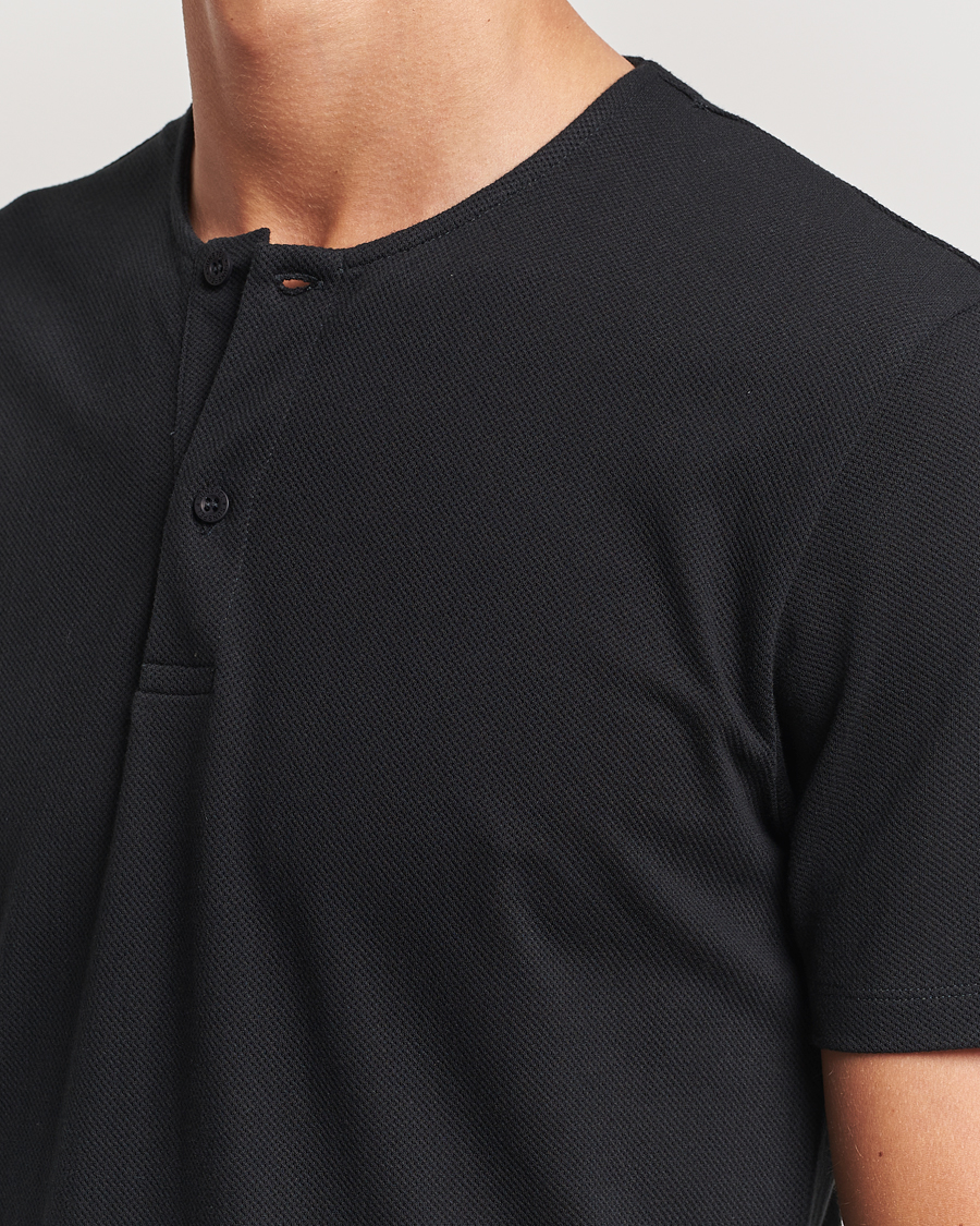 Homme | T-shirts | Sunspel | Riviera Henley Black