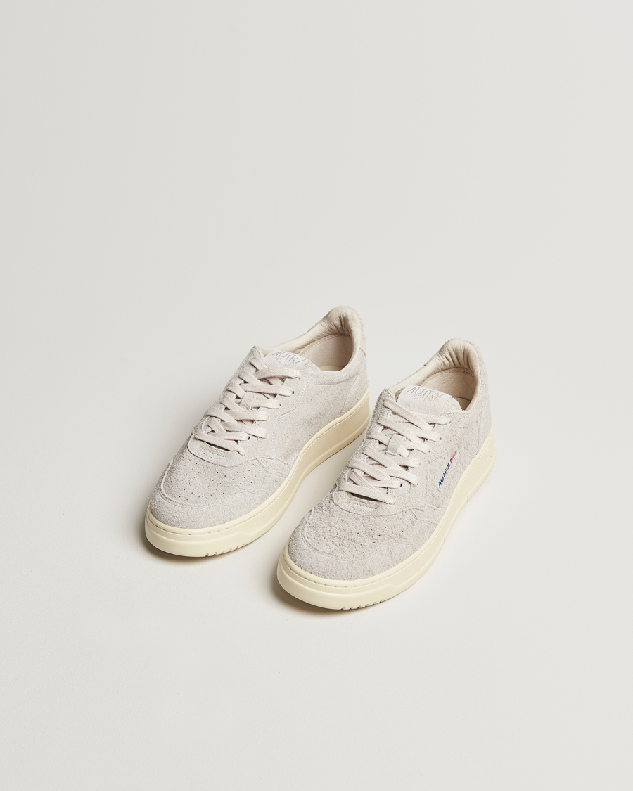 Homme | Autry Medalist Low Suede Sneaker White | Autry | Medalist Low Suede Sneaker White