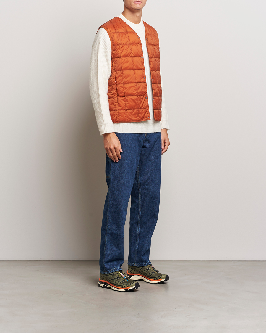 Homme | Manteaux Et Vestes | TAION | V-Neck Lightweight Down Vest Brick Orange