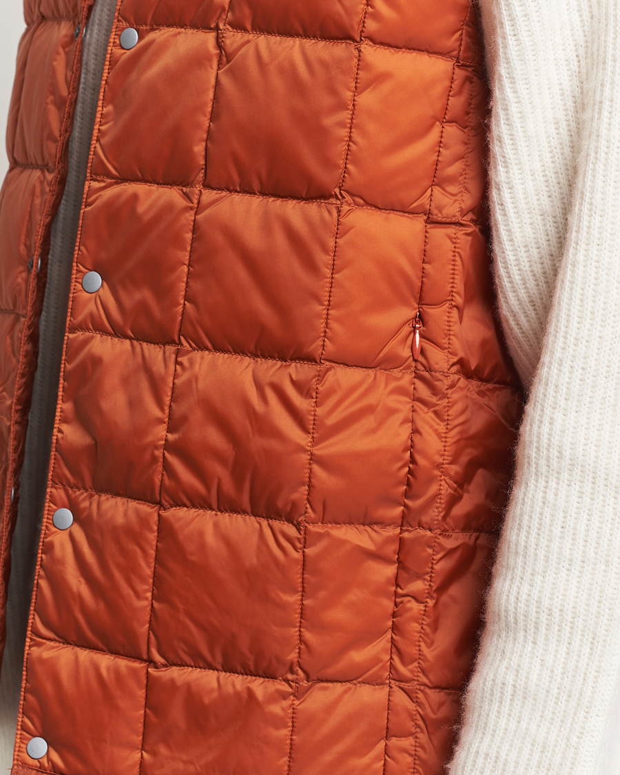 Homme | Manteaux Et Vestes | TAION | V-Neck Lightweight Down Vest Brick Orange