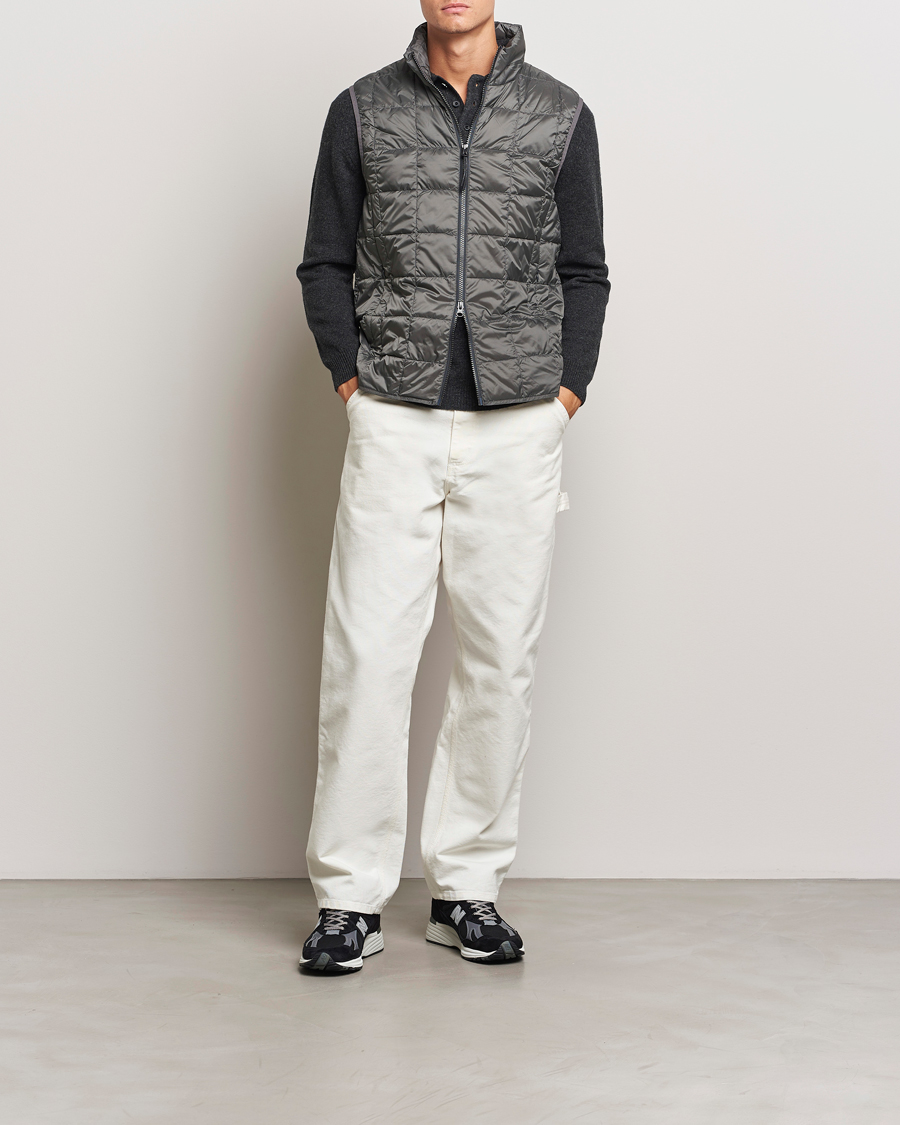Homme | Manteaux Et Vestes | TAION | High Neck Full Zip Lightweight Down Vest Charcoal