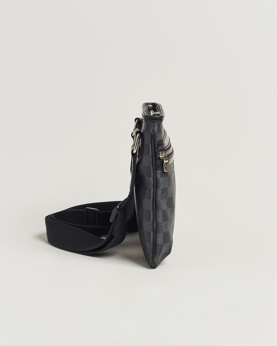 Homme | Louis Vuitton Pre-Owned Thomas Messenger Bag Damier Graphite | Louis Vuitton Pre-Owned | Thomas Messenger Bag Damier Graphite