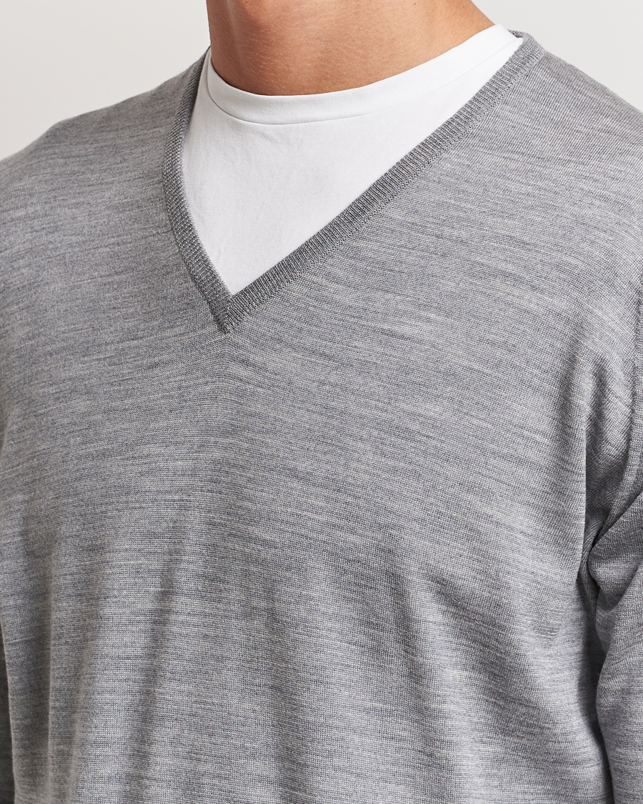 Homme | Pulls Et Tricots | John Smedley | Bobby Extra Fine Merino V-Neck Pullover Silver Grey