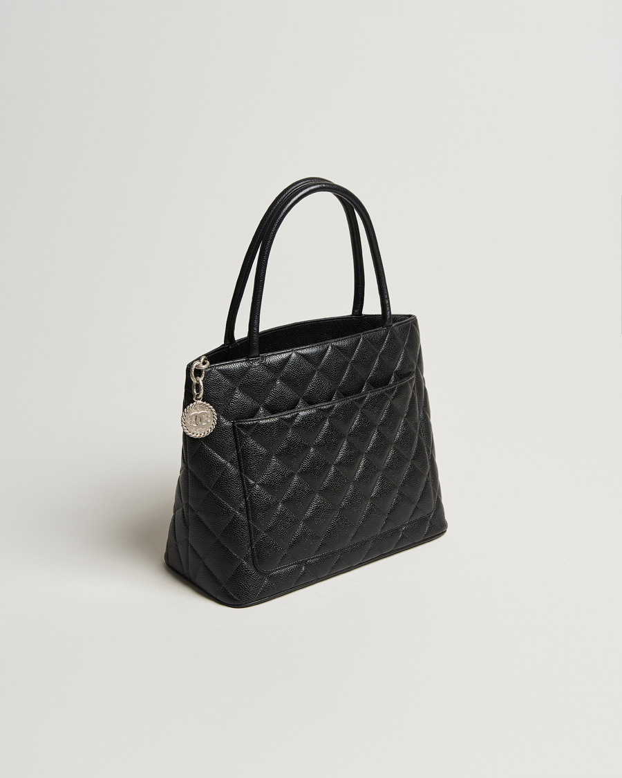 Homme | Chanel Pre-Owned Médallion Tote Bag Black Caviar | Chanel Pre-Owned | Médallion Tote Bag Black Caviar