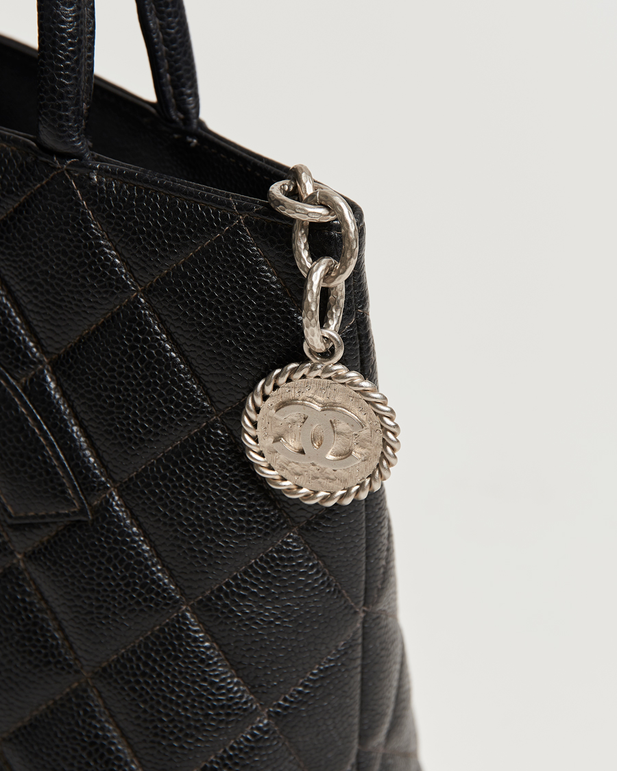 Homme | Chanel Pre-Owned Médallion Tote Bag Black Caviar | Chanel Pre-Owned | Médallion Tote Bag Black Caviar