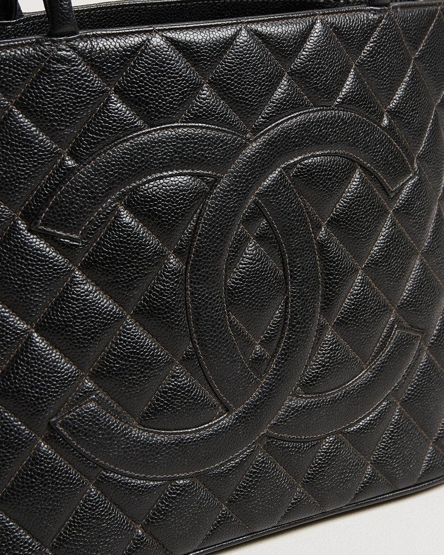 Homme | Chanel Pre-Owned Médallion Tote Bag Black Caviar | Chanel Pre-Owned | Médallion Tote Bag Black Caviar