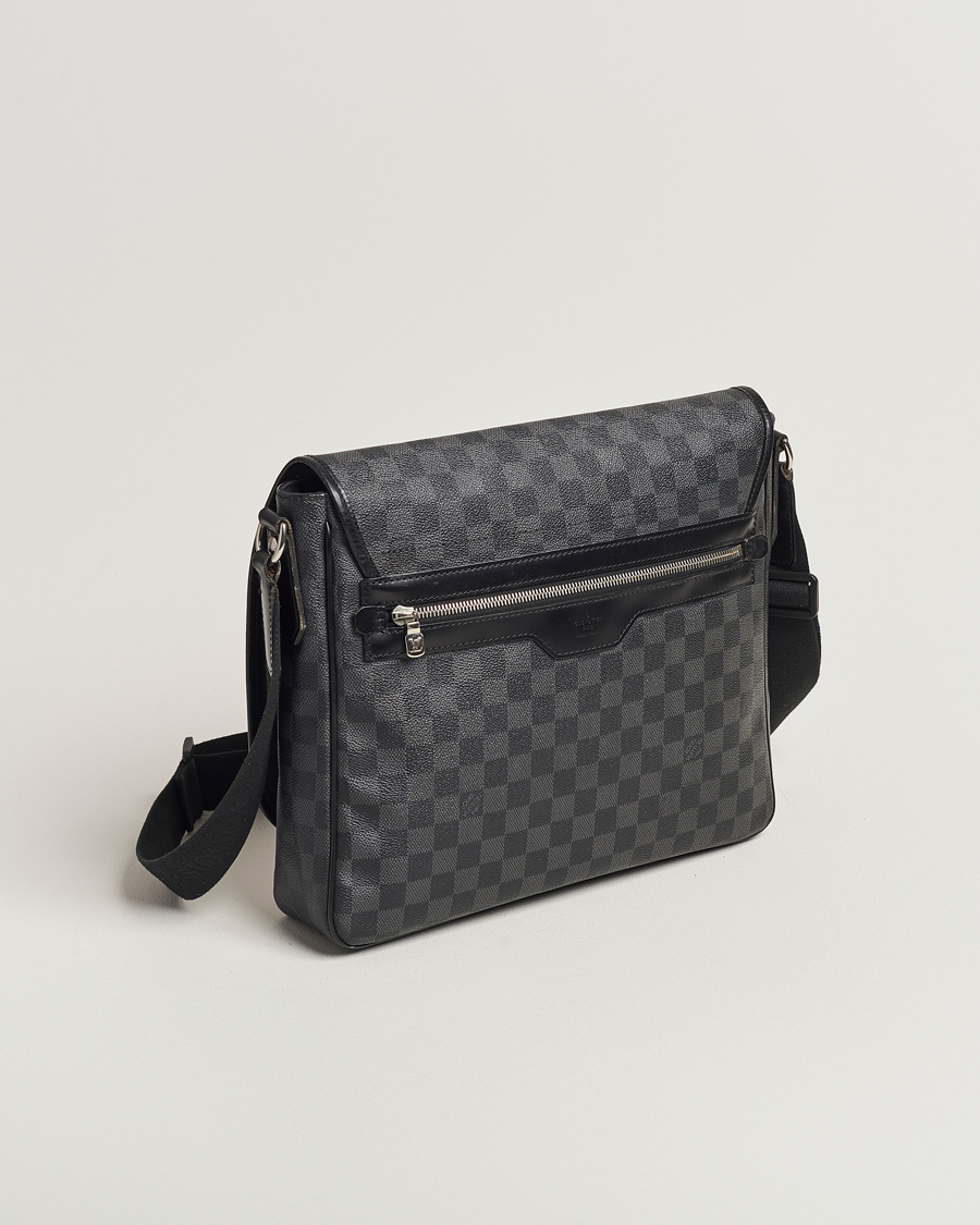 Homme | Louis Vuitton Pre-Owned Daniel MM Shoulder Bag Damier Graphite | Louis Vuitton Pre-Owned | Daniel MM Shoulder Bag Damier Graphite