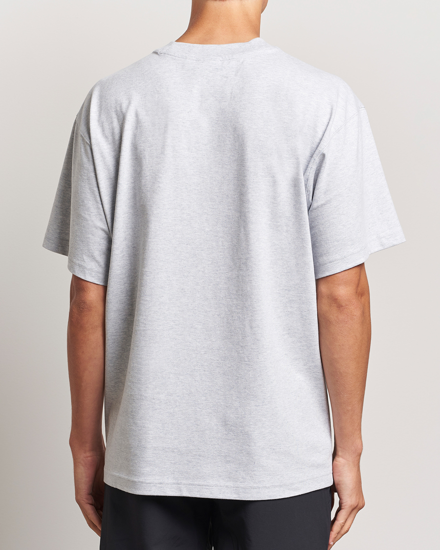 Homme | T-shirts | adidas Originals | Essential Crew Neck T-Shirt Light Grey