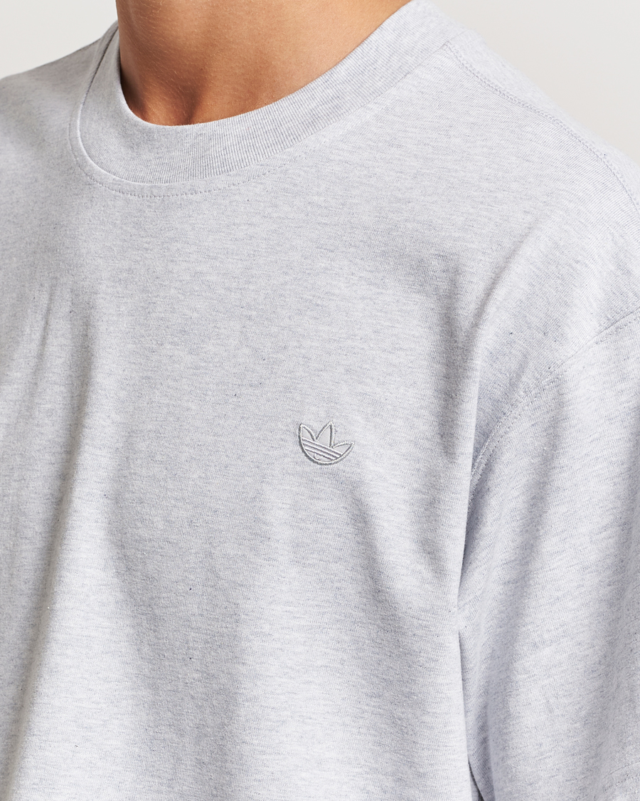 Homme | T-shirts | adidas Originals | Essential Crew Neck T-Shirt Light Grey