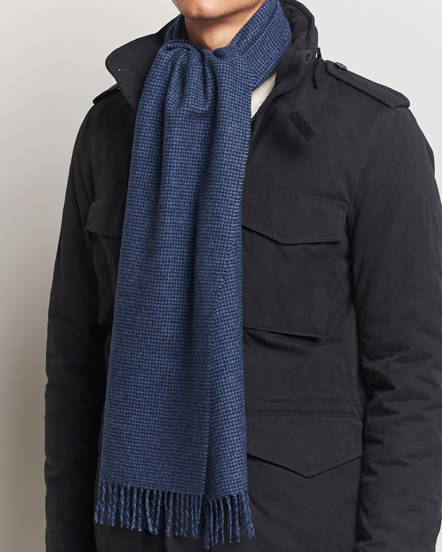 Homme | Amanda Christensen Merino Wool Dogtooth Scarf Navy | Amanda Christensen | Merino Wool Dogtooth Scarf Navy