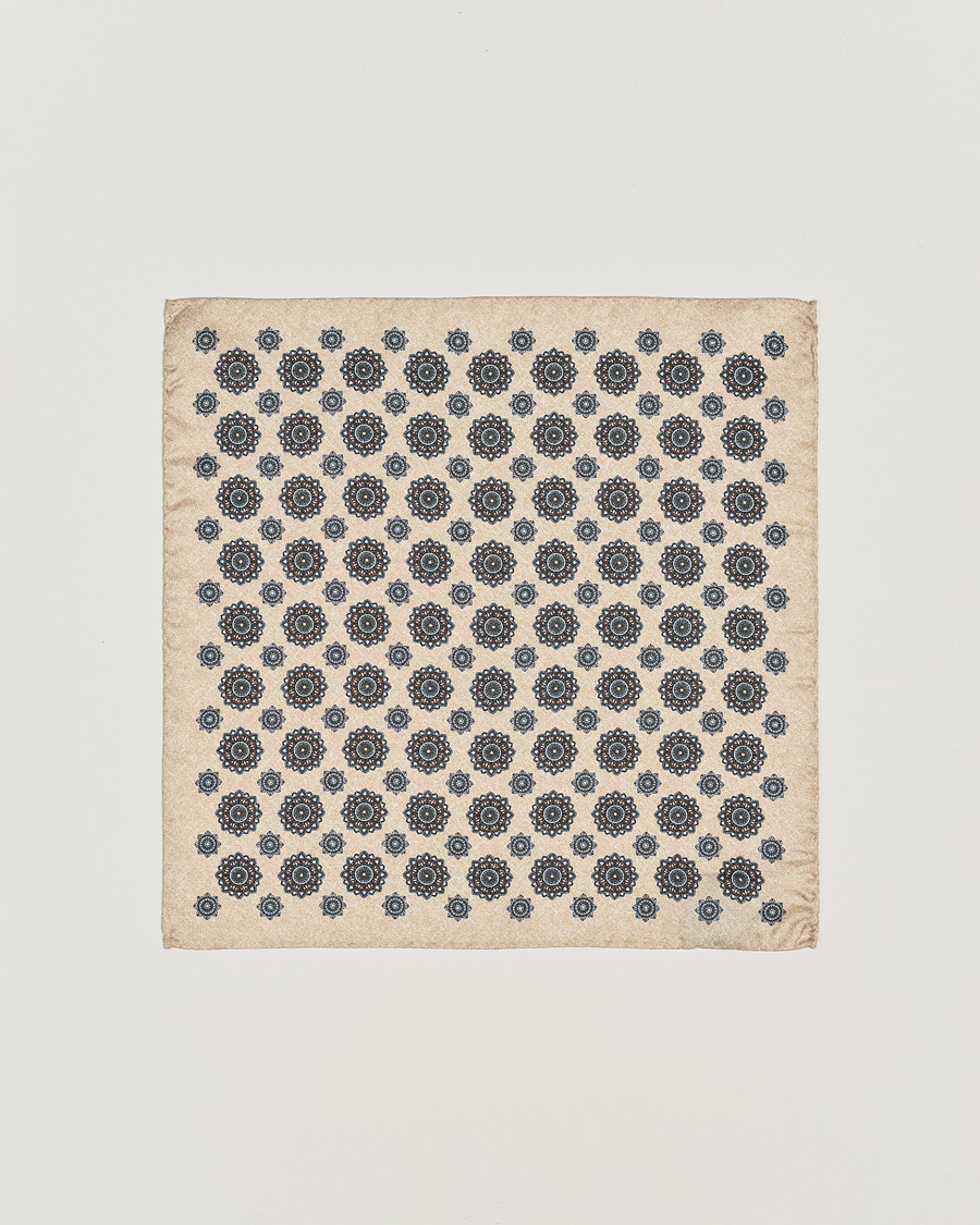 Homme | Amanda Christensen Silk Twill Printed Flower Pocket Square Cream | Amanda Christensen | Silk Twill Printed Flower Pocket Square Cream