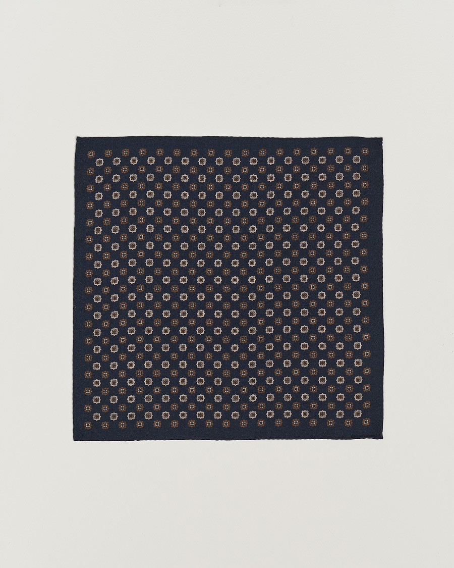 Homme | Amanda Christensen Wool Flannel Printed Flower Pocket Square Navy | Amanda Christensen | Wool Flannel Printed Flower Pocket Square Navy