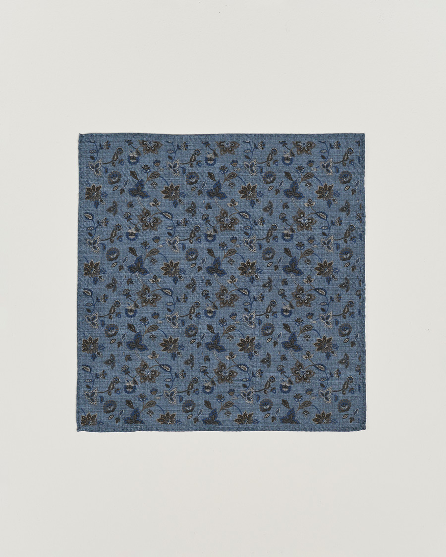 Homme | Amanda Christensen Wool Flannel Printed Flower Pocket Square Blue | Amanda Christensen | Wool Flannel Printed Flower Pocket Square Blue
