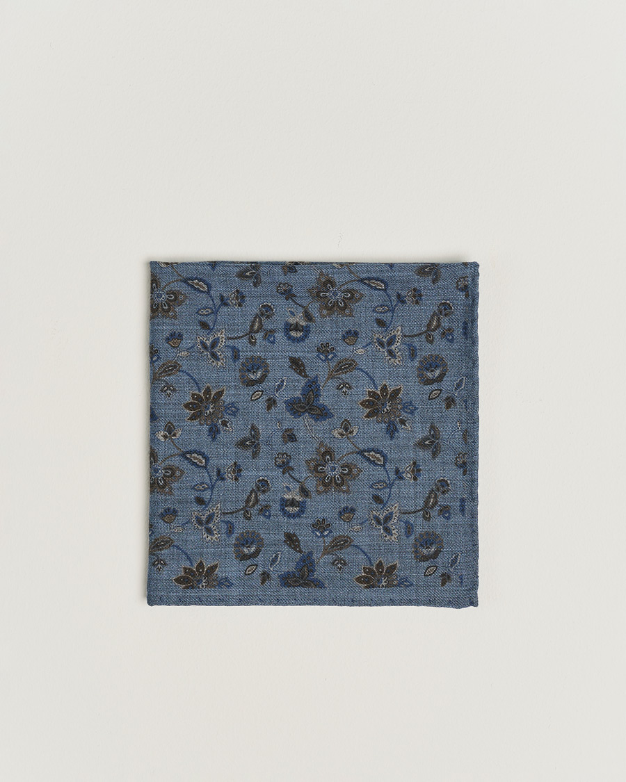 Homme | Amanda Christensen Wool Flannel Printed Flower Pocket Square Blue | Amanda Christensen | Wool Flannel Printed Flower Pocket Square Blue