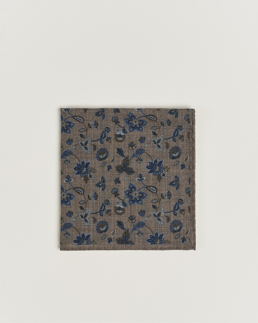 Homme | Amanda Christensen Wool Flannel Printed Flower Pocket Square Brown | Amanda Christensen | Wool Flannel Printed Flower Pocket Square Brown