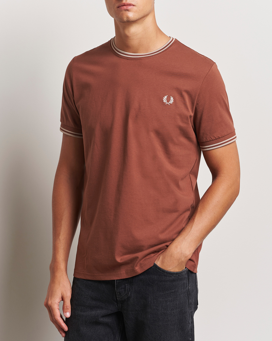 Homme | T-shirts | Fred Perry | Twin Tipped T-Shirt Whiskey Brown