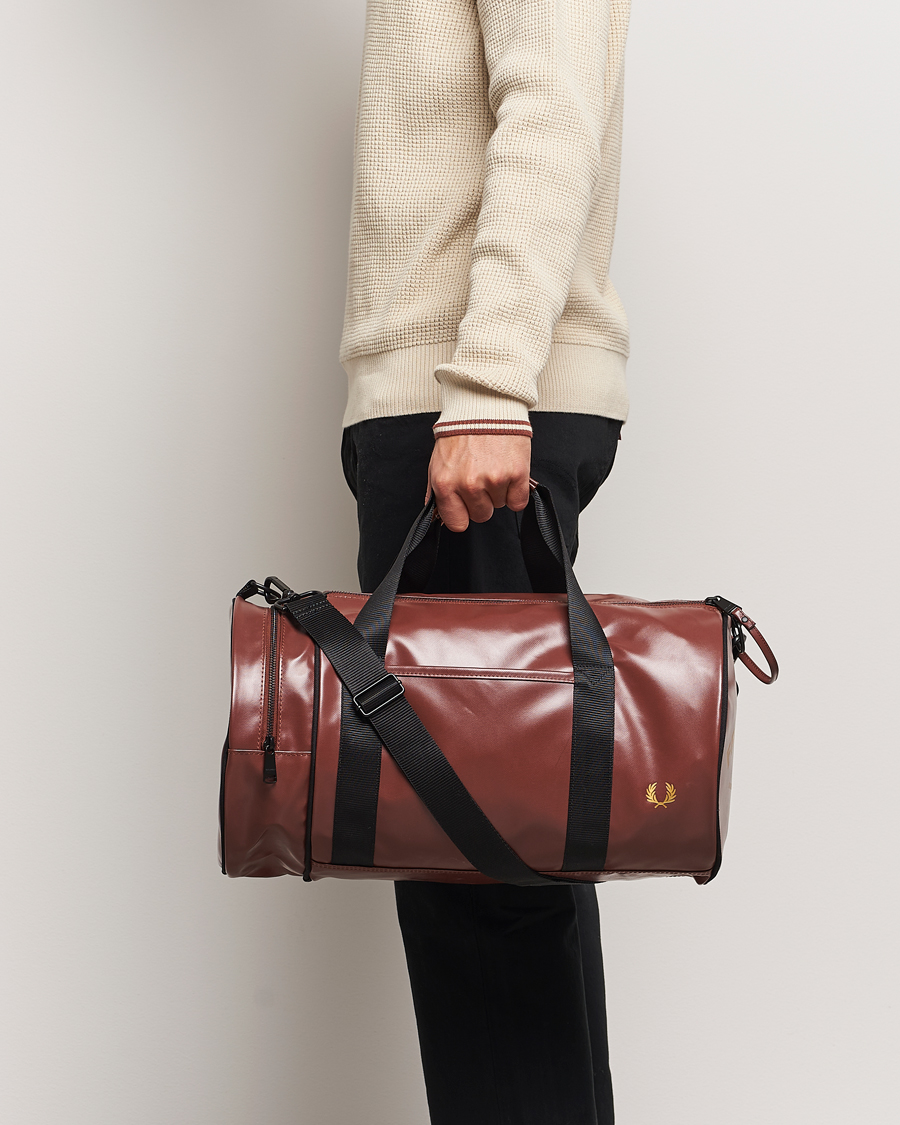 Homme | Fred Perry Tonal Classic Barrel Bag Whiskey Brown | Fred Perry | Tonal Classic Barrel Bag Whiskey Brown