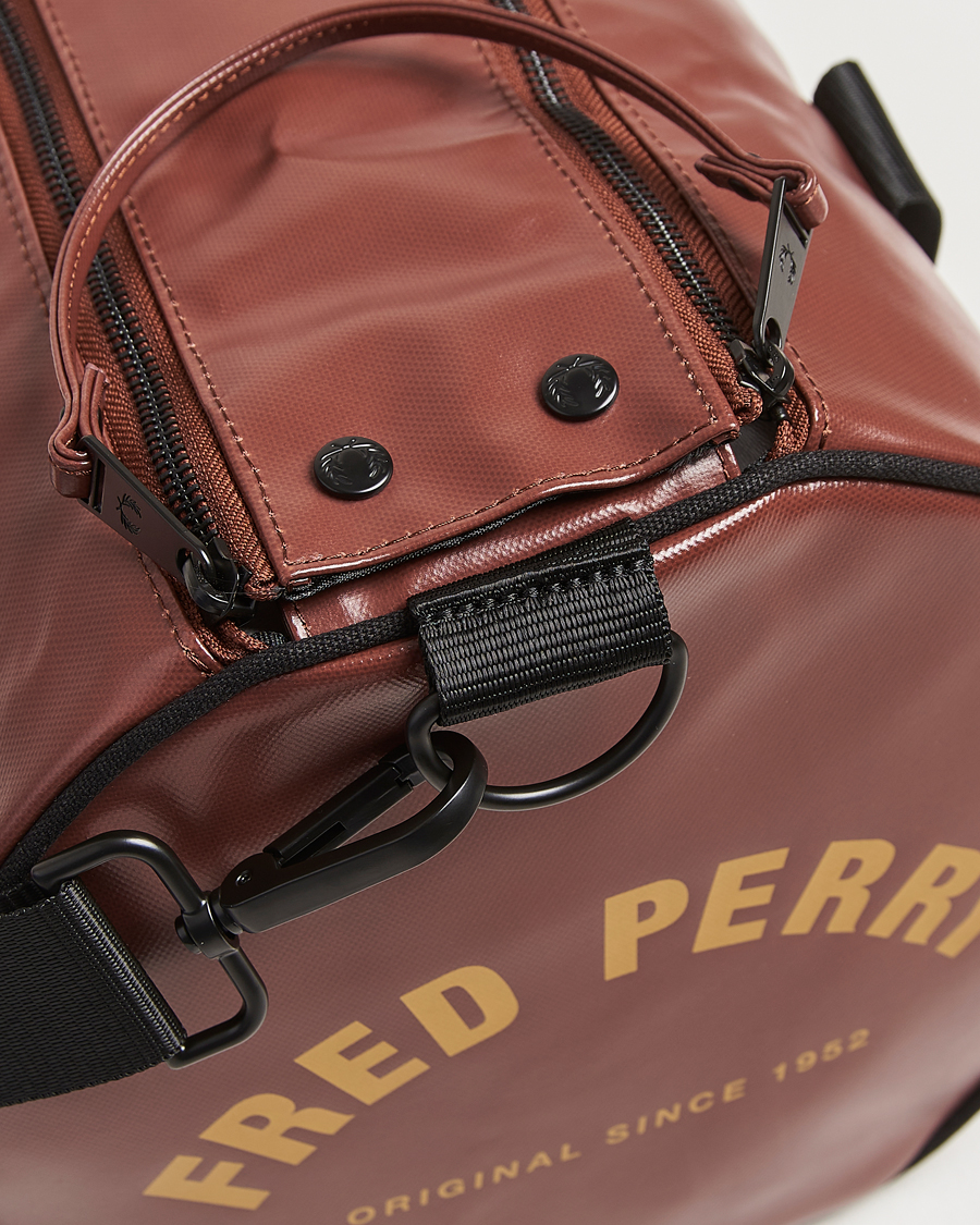 Homme | Fred Perry Tonal Classic Barrel Bag Whiskey Brown | Fred Perry | Tonal Classic Barrel Bag Whiskey Brown