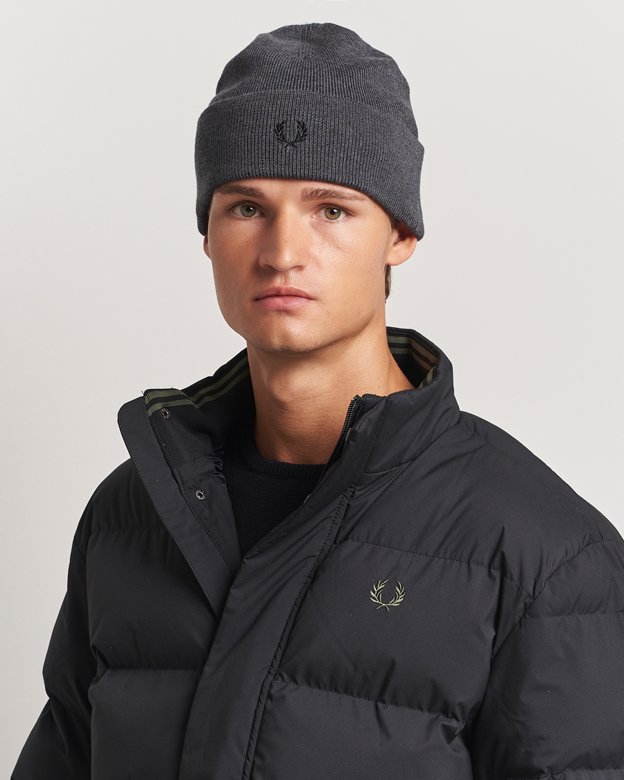 Homme | Fred Perry Merino Wool Beanie Dark Grey Marl | Fred Perry | Merino Wool Beanie Dark Grey Marl
