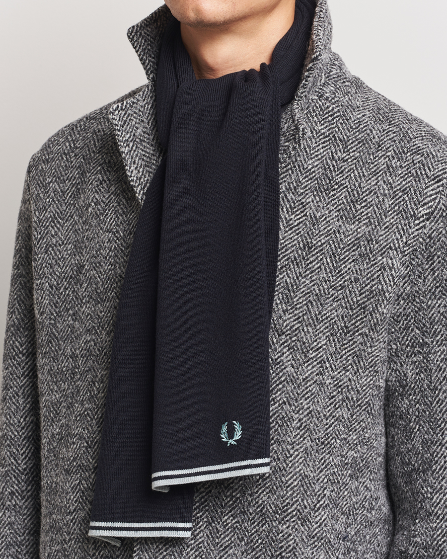 Homme | Fred Perry Twin Tipped Merino Wool Scarf Navy | Fred Perry | Twin Tipped Merino Wool Scarf Navy