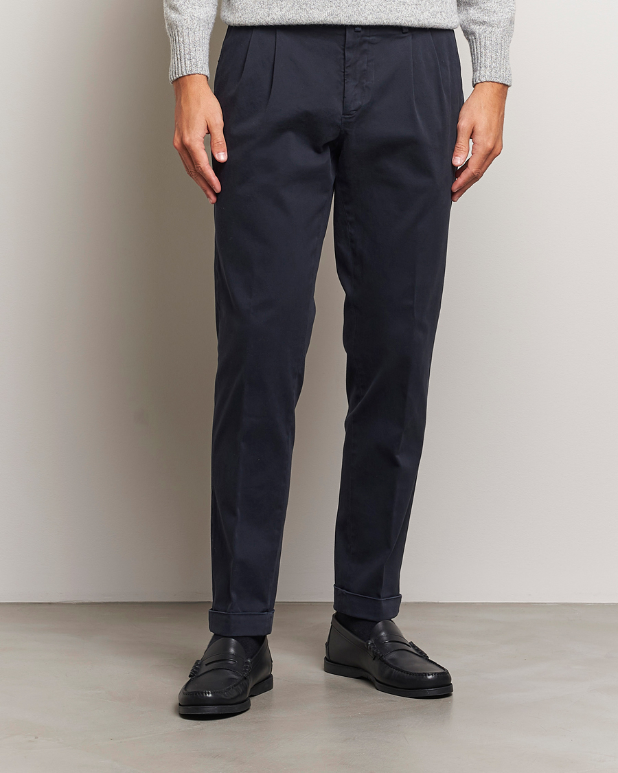 Homme | Pantalons | Briglia 1949 | Easy Fit Pleated Cotton Stretch Chino Navy