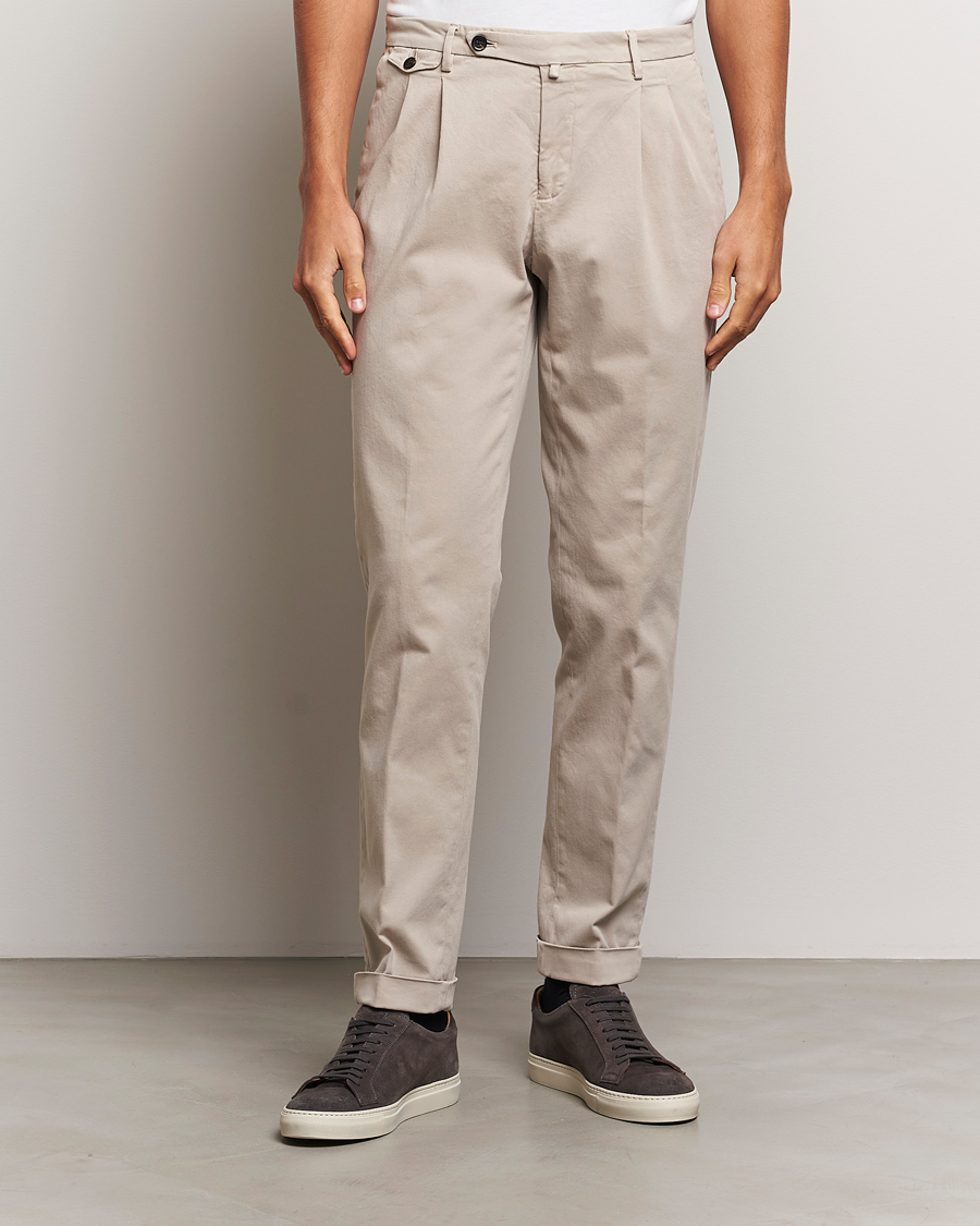 Homme | Pantalons | Briglia 1949 | Easy Fit Pleated Cotton Stretch Chino Beige