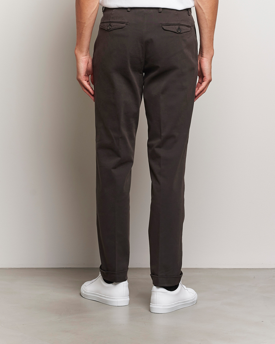 Homme | Pantalons | Briglia 1949 | Easy Fit Pleated Cotton Stretch Chino Dark Brown