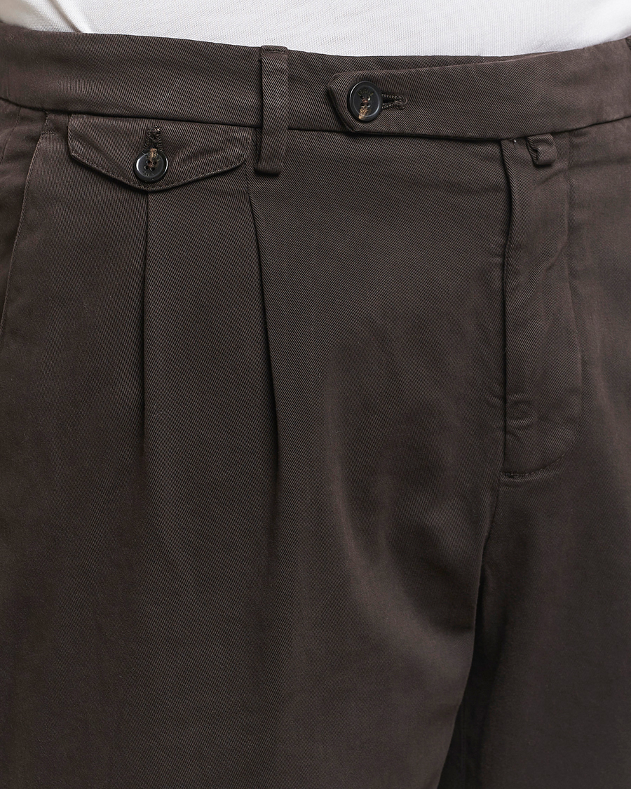 Homme | Pantalons | Briglia 1949 | Easy Fit Pleated Cotton Stretch Chino Dark Brown