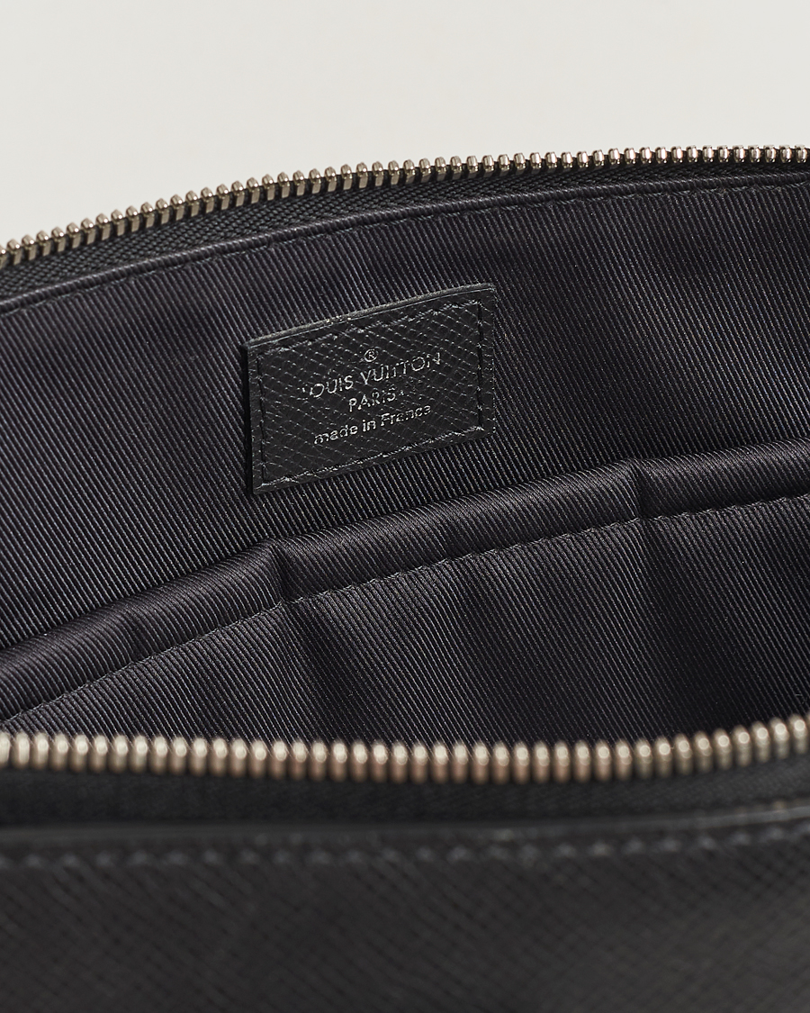 Homme | Louis Vuitton Pre-Owned Anton Brief Taiga Noir Silver | Louis Vuitton Pre-Owned | Anton Brief Taiga Noir Silver