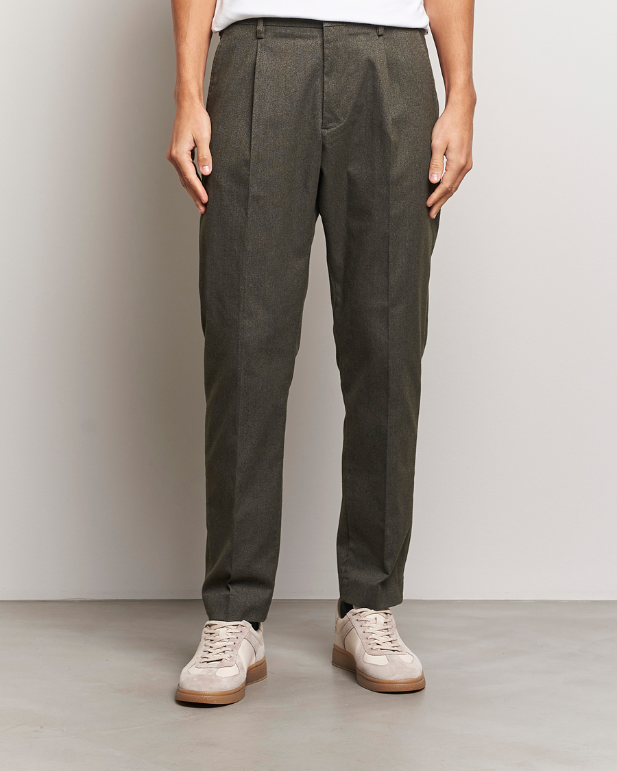 Homme | Pantalons | NN07 | Bill Pleated Brushed Cotton Trousers Dark Army