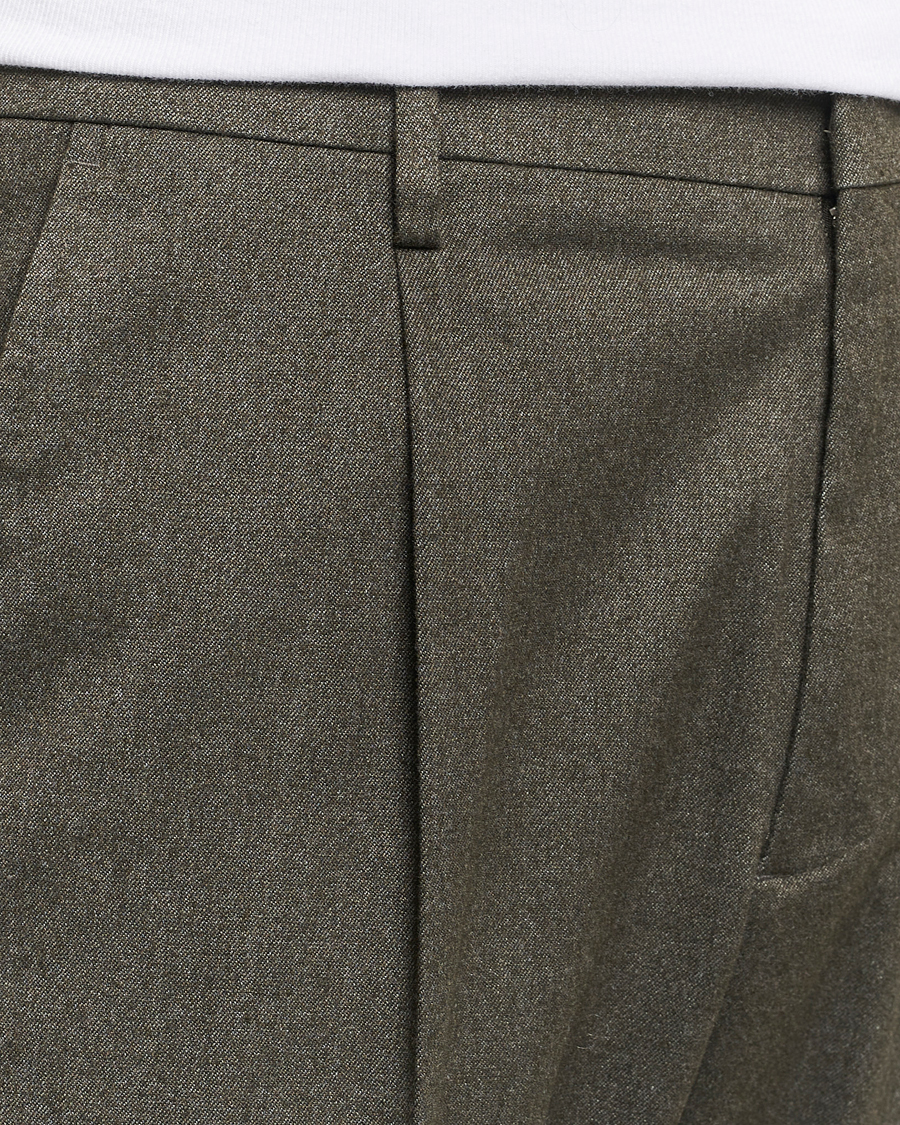 Homme | Pantalons | NN07 | Bill Pleated Brushed Cotton Trousers Dark Army