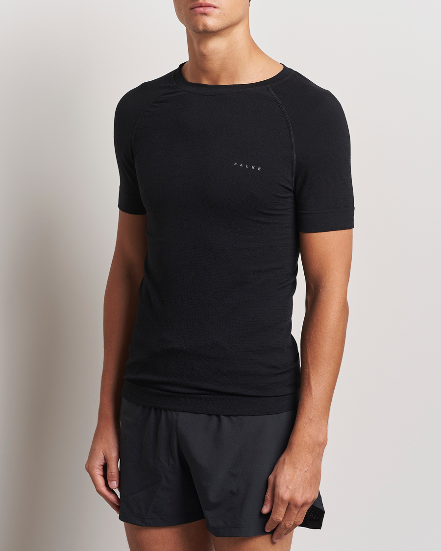 Homme | T-shirts | Falke Sport | Wool Tech Light T-Shirt Black