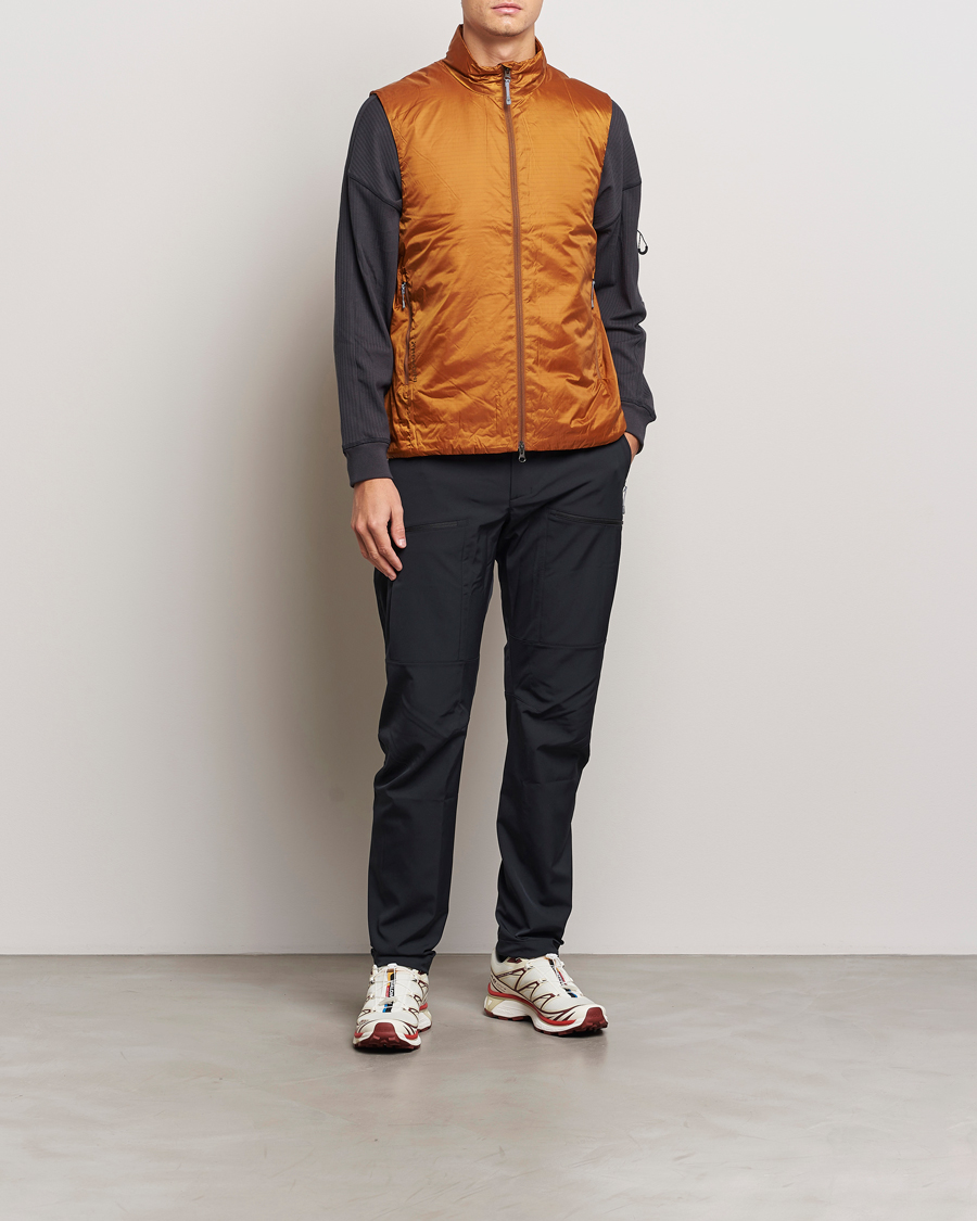 Homme | Manteaux Et Vestes | Houdini | Dunfri Primaloft Padded Vest Rust Brown