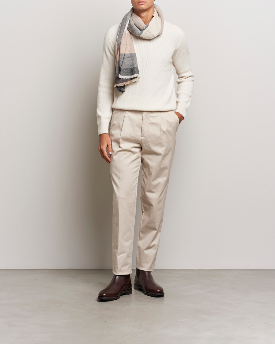 Homme | Pantalons | Brunello Cucinelli | Slim Fit Pleated Trousers Light Beige