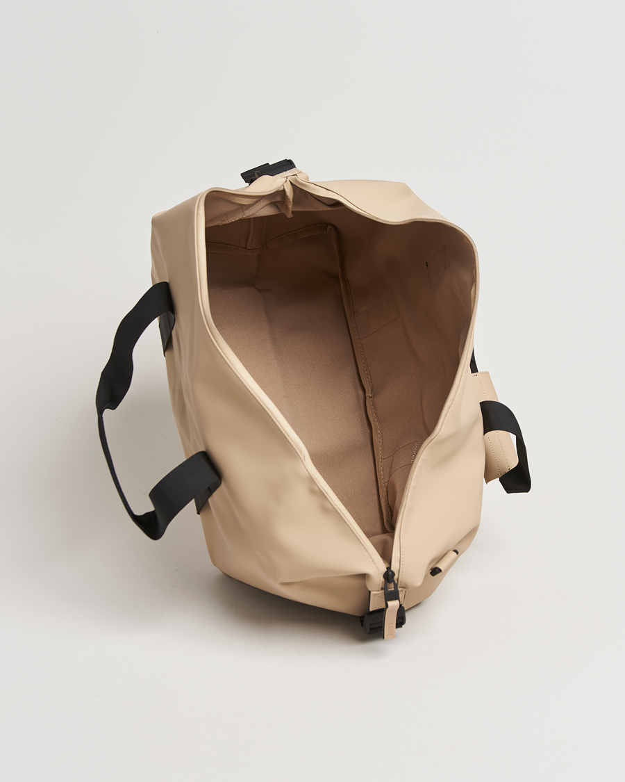 Homme | RAINS Hilo Weekendbag Sand | RAINS | Hilo Weekendbag Sand