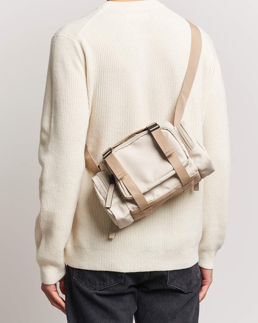 Homme | RAINS Trail Crossbody Bag Dune | RAINS | Trail Crossbody Bag Dune