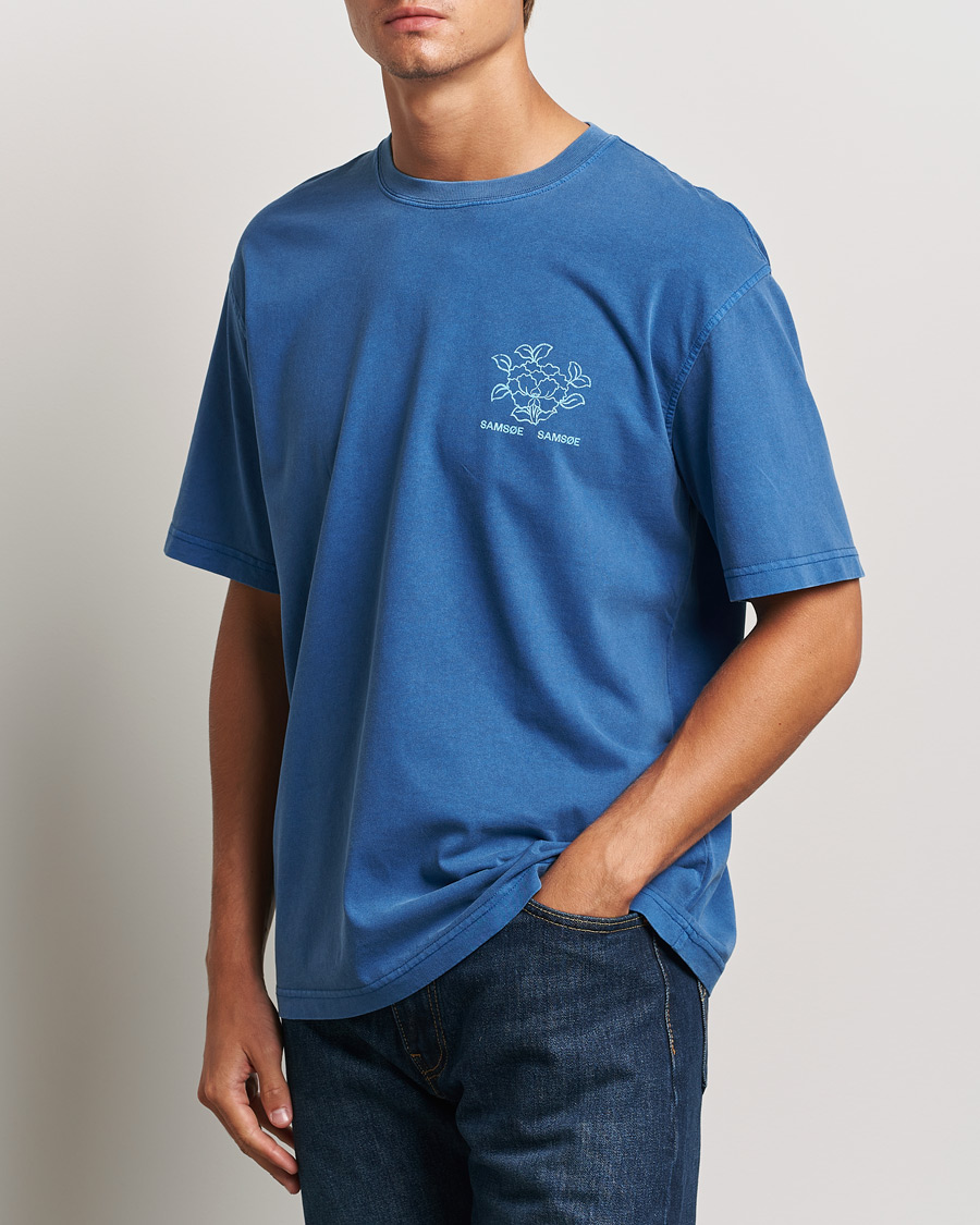 Homme | T-shirts | Samsøe Samsøe | Poetry Printed T-Shirt True Navy Lotus